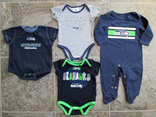 NFL Lot 4 Baby Strampler Seattle Seahawks Football Body 3-6m 6-9m Team Bekleidung - Bild 1 von 10