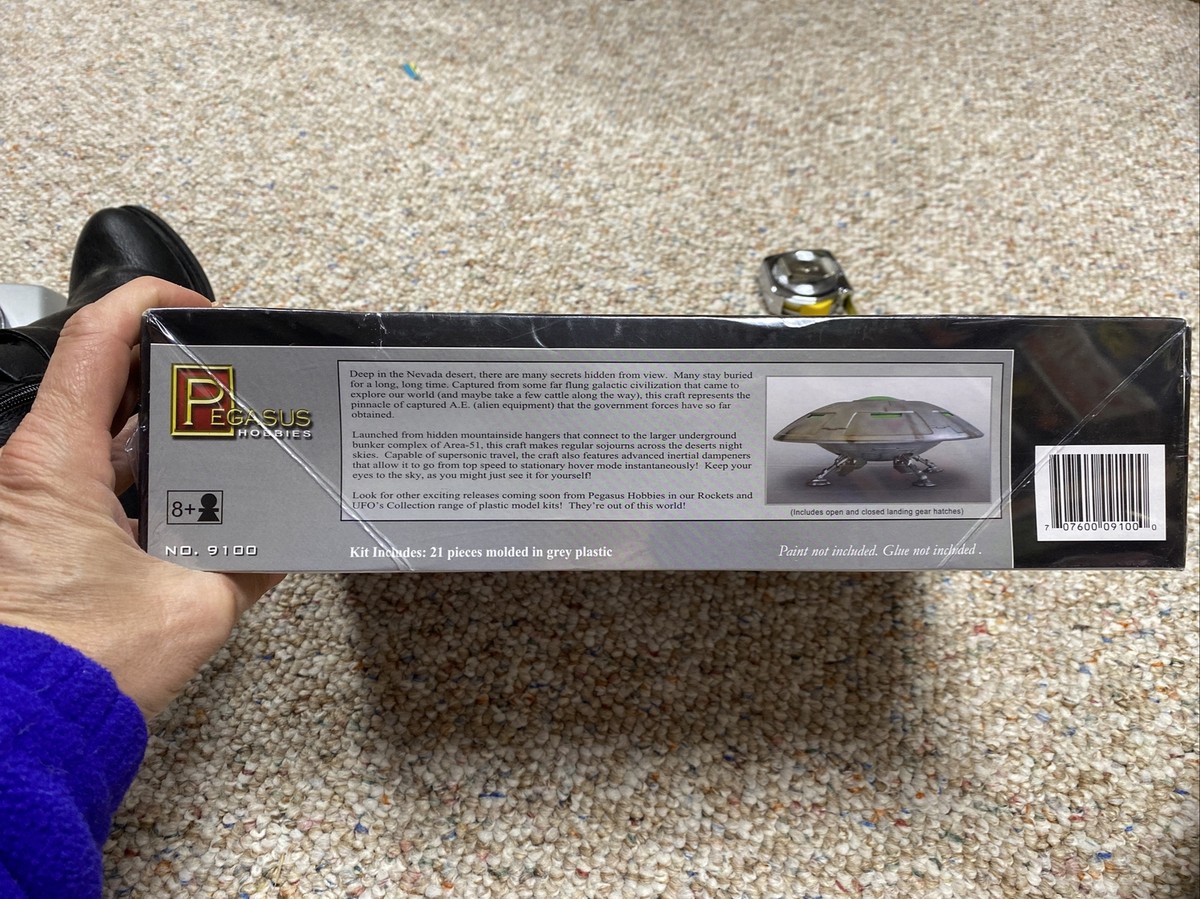 UFOモデルキット 1/72 スケール Aoshima - UFO 1:72 scale S.H.A.D.O. Mobile Motorized Plastic