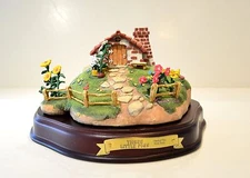 Walt Disney Classics Collection Practical Pig's Brick House Brand New Box COA