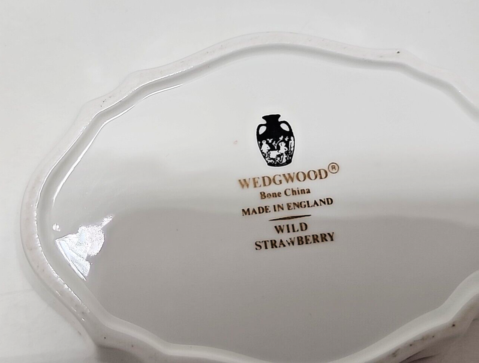 Vtg Wedgwood Bone China Wild Strawberry England Set 2 White Gold