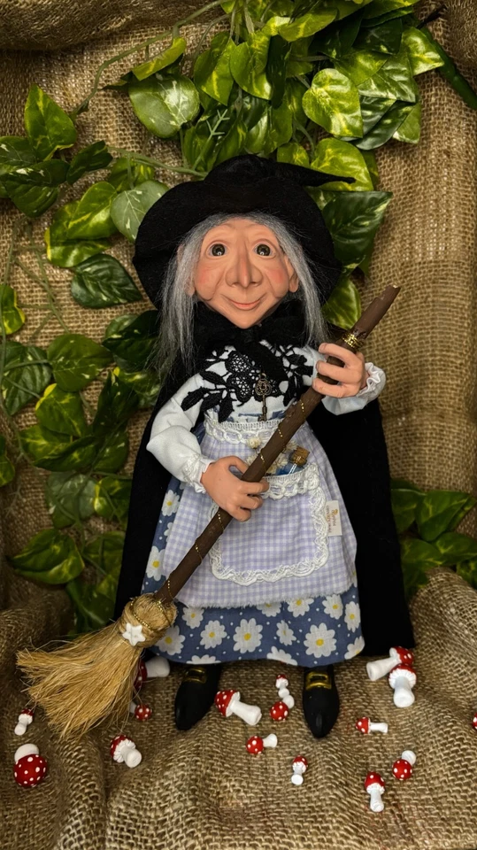 Muñeca fantasía mística bruja Aurora Foto 3 de 4