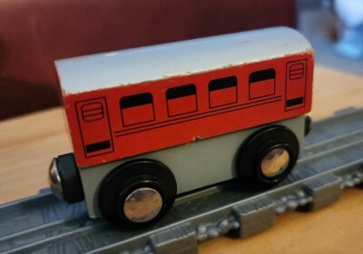 Toys R Us Red Coach Cart Wooden Railway  Magnetic 