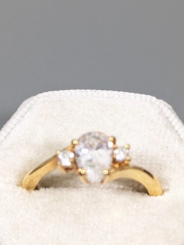 Retro Gold Tone Teardrop Pear CZ Stone Solitaire With Accents Bridal Ring Sz 9 - Picture 3 of 12
