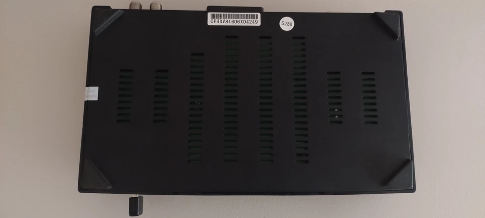 Openbox V8S 1080p DVB-S2 Caja Receptor TV Satelital con Adaptador WiFi, Nuevo Mando a Distancia - Imagen 4 de 4