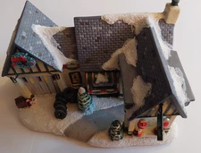 St Nicholas Square Christmas Village Retired Lighted Gas Station W/O Car 2006