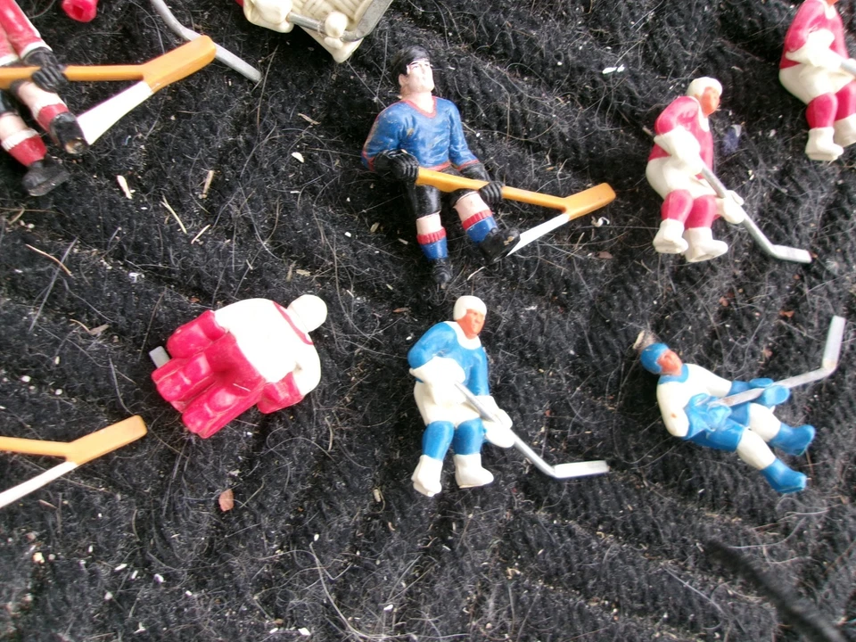 SPORTCRAFT SPORT CRAFT TOY HOCKEY GAME PLAYER FIGURES COLLECTION GOALIE  STIGA - Image 4 of 4