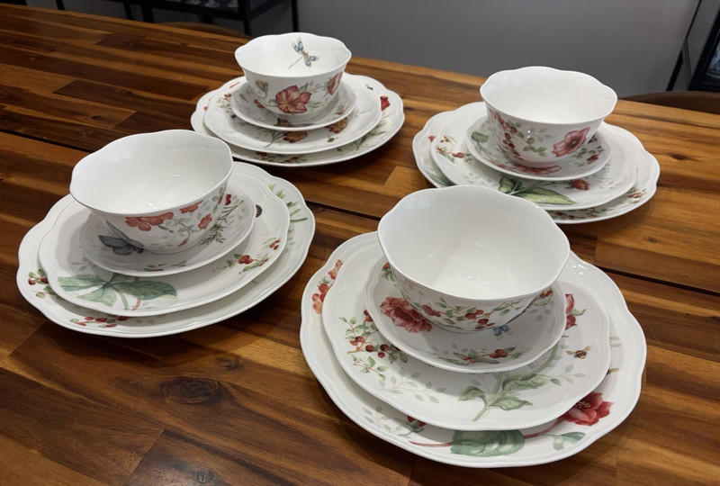 16pc Lenox Butterfly Meadow Red by Louse Le Luyer -  Set for 4 - NEW w/ stickers