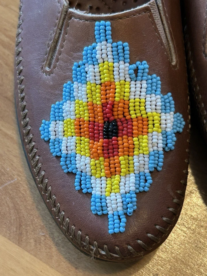 Minnetonka Southwest Aztec Beaded Leather Loafers RARE Size 9 Stitched Made USA - Image 2 of 4