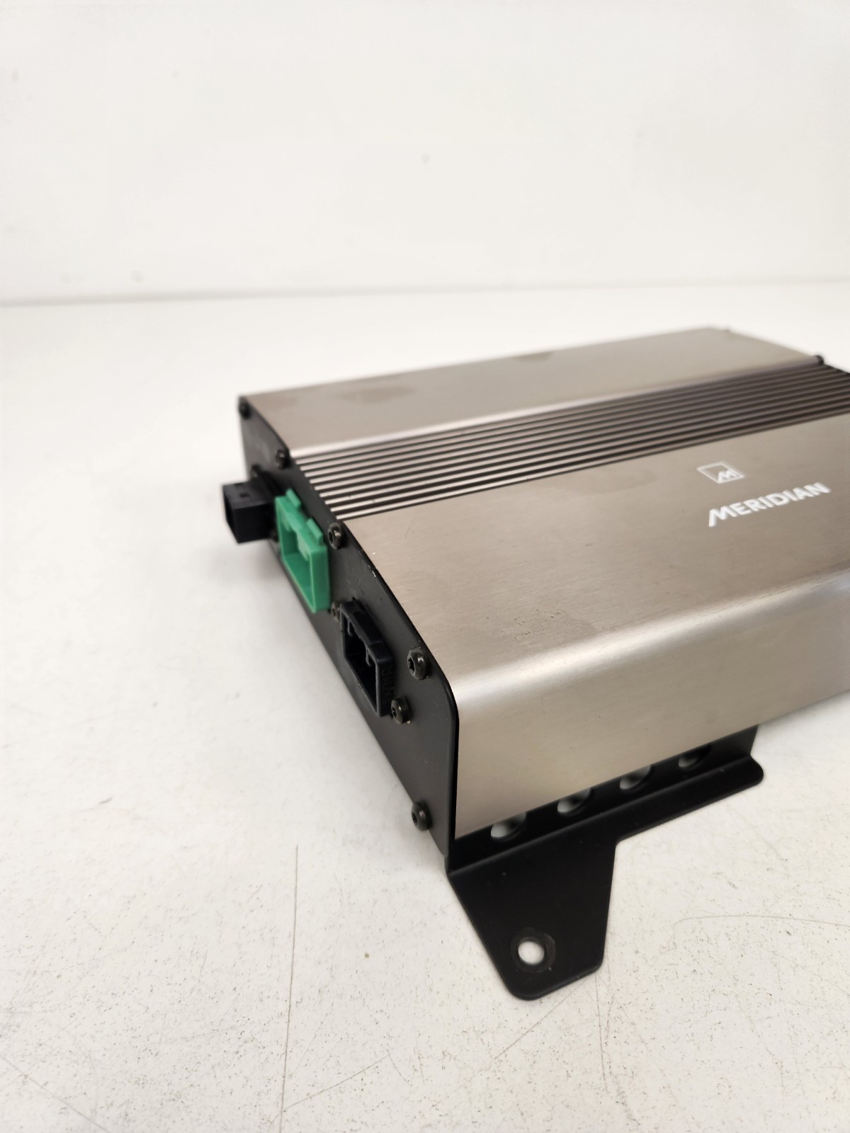 McLaren MP4-12C 2012-2014 Amplifier