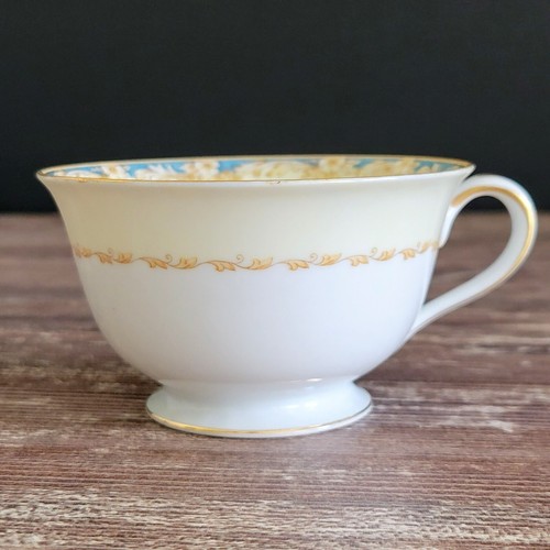 Vintage Cream, White & Blue Floral Teacup & Saucer c.1945-48 Japan Rose China - Picture 10 of 15