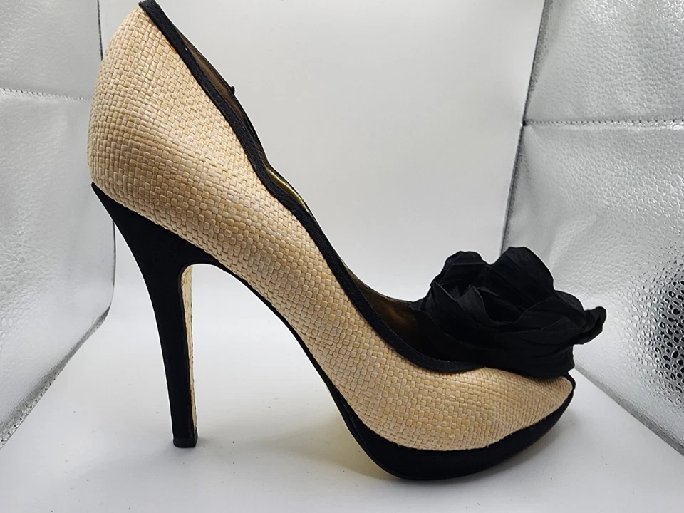 Beverly Feldman Tan and Black High Heels Size 8 - Image 3 of 4