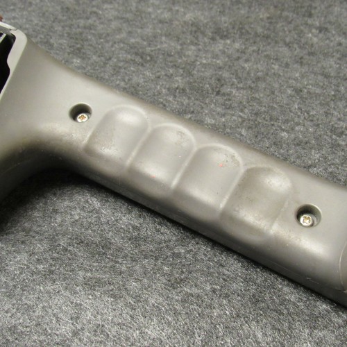 2006-2011 Kia Rio Sedan RH Front Door Window Switch Bezel Panel Arm Rest 56603 - Picture 5 of 7