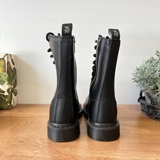 Preços baixos em Demonia botas cano médio para mulheres