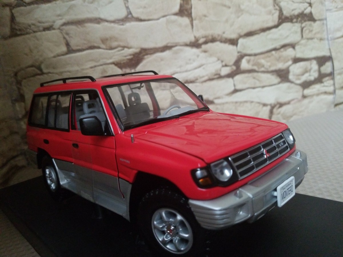 Sun Star 1998 Mitsubishi Montero Long 3.5 V6 Red Diecast