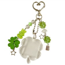 Stylish Resin Keychain Featuring Realistic Four Leaf Clovers Designs Daily Use