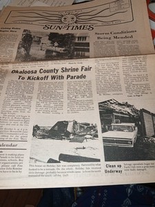 RARE! Fort Walton Beach, FL "Sun Times" Newspaper. Vol. 1, #6, 10/2/1975