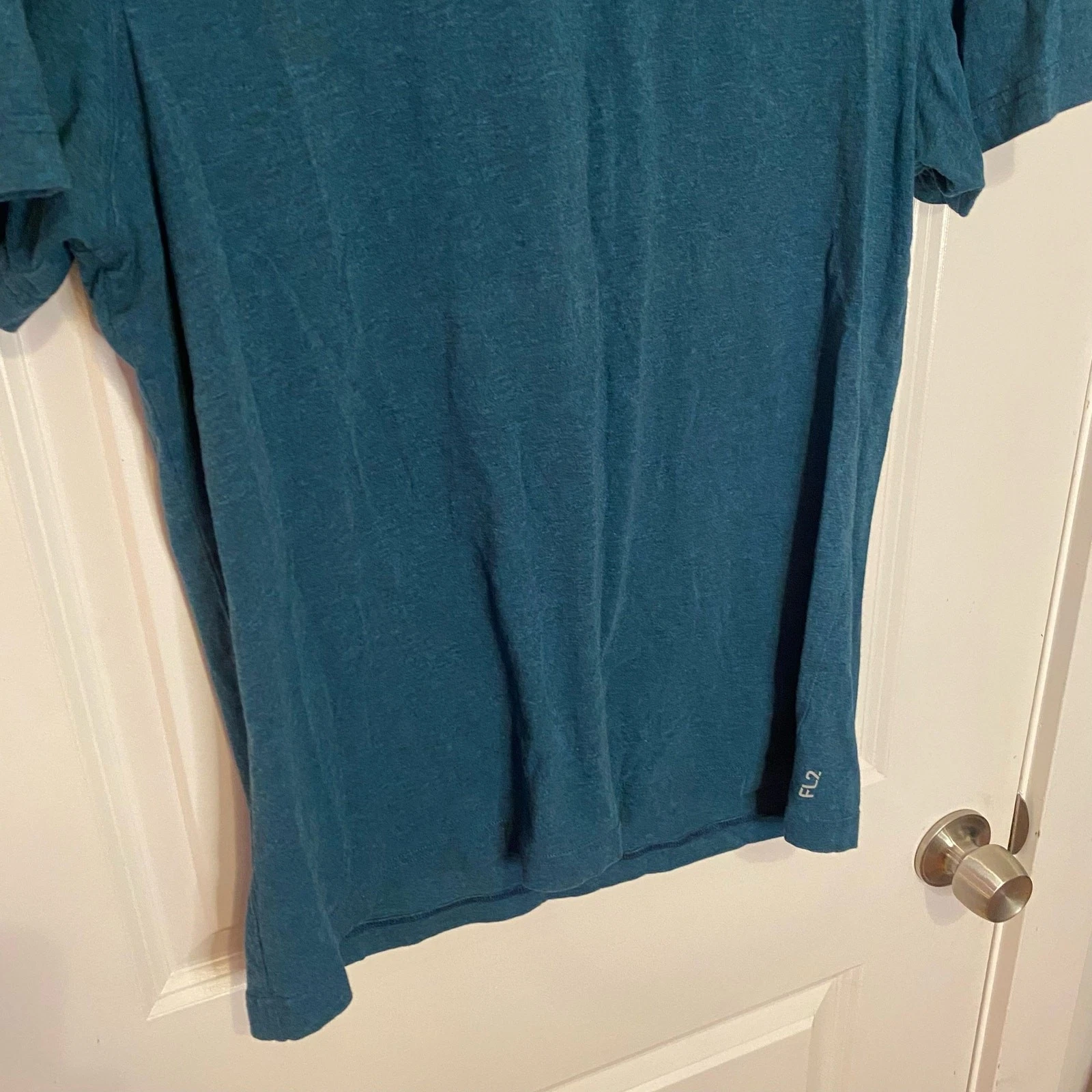 fabletics no size tag measurements in photos shirt
