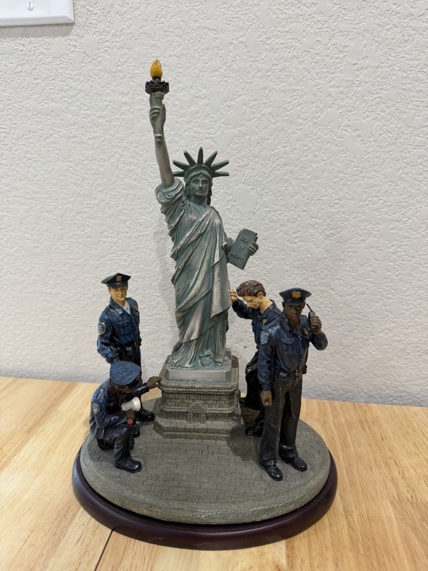 Blue Hats of Bravery 2001 Statue of Liberty Liberty For All 1/1514