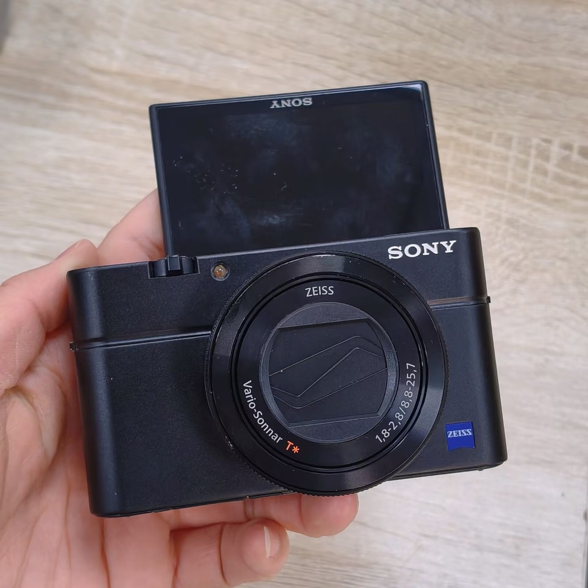 Sony Cyber-shot DSC-RX100M4 RX100IV Digital Camera w