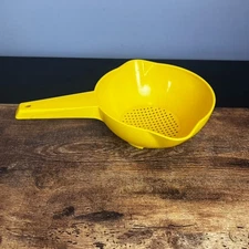 Vintage Tupperware Yellow Colander Strainer 1 quart 2 Spouts #1200