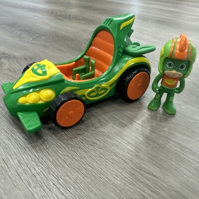 PJ Masks Race Into the Night Vehicles Gekko Race Car Vehicle & Figure Complete