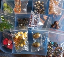 Lot 16 Jewelry Making Starter Kit Bags Of Various Beads In Plastic Container