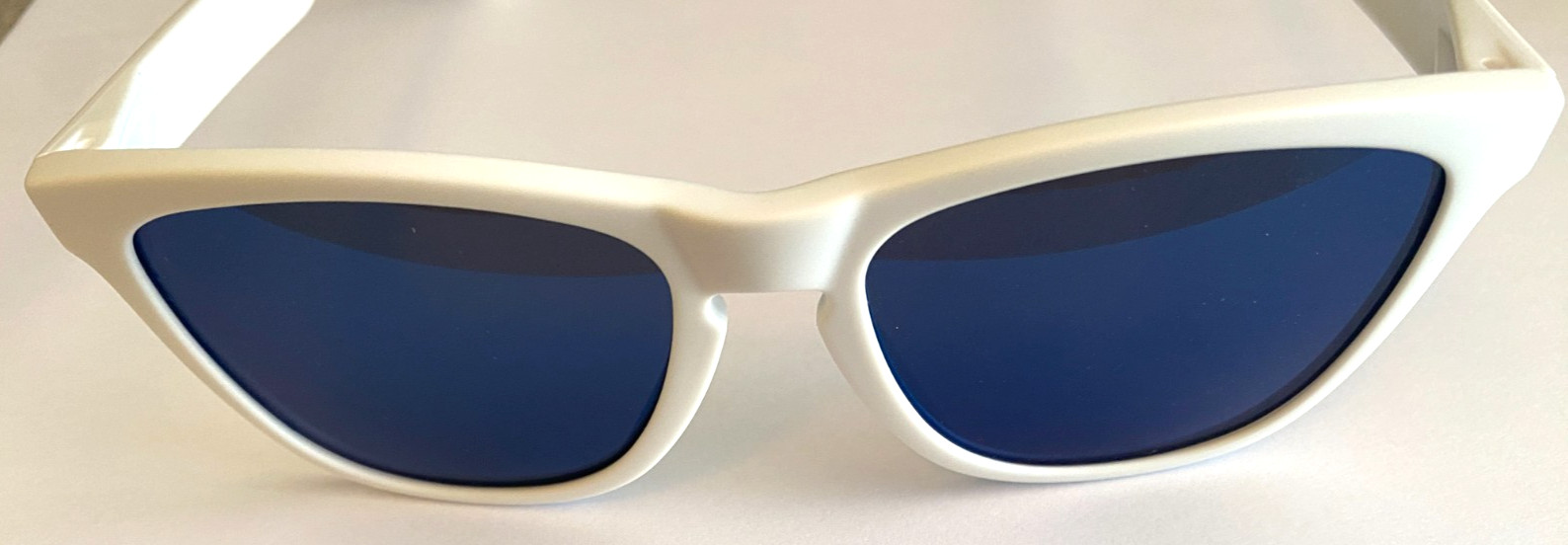 New Oakley B1B Frogskins 4 Legged Matte White w/ Blue Iridium Lens 24-222 RARE! image 10
