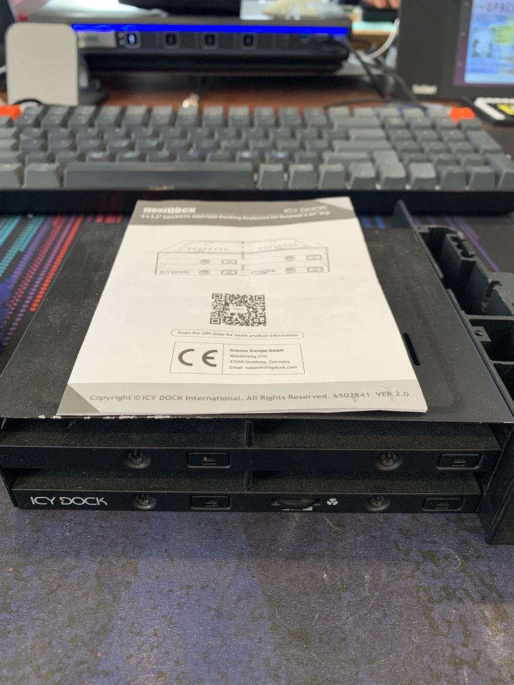 Gabinete de unidad Icy Dock FlexiDOCK MB014SP-B R1 para 5,25 SATA/600, 12 Gb/s SAS - Foto 3 de 3