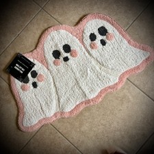 HALLOWEEN Collection Ghost Rug, Plush Cotton Accent Rug, Pink Trim. 20 x 32 NEW