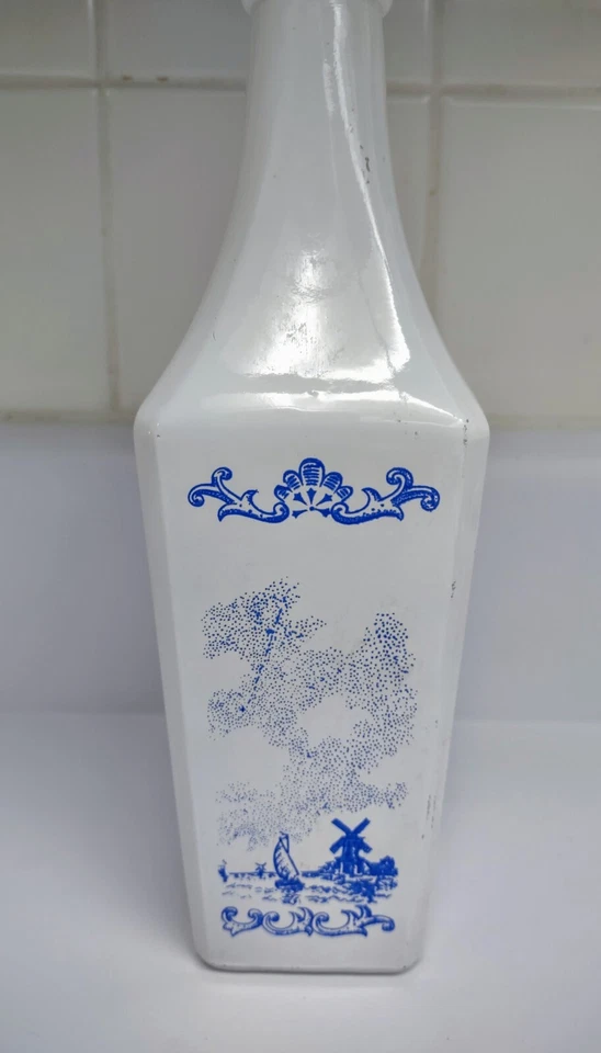 Vandermint Delft Blue on White Vinegar Or Oil Bottle - Image 3 of 3