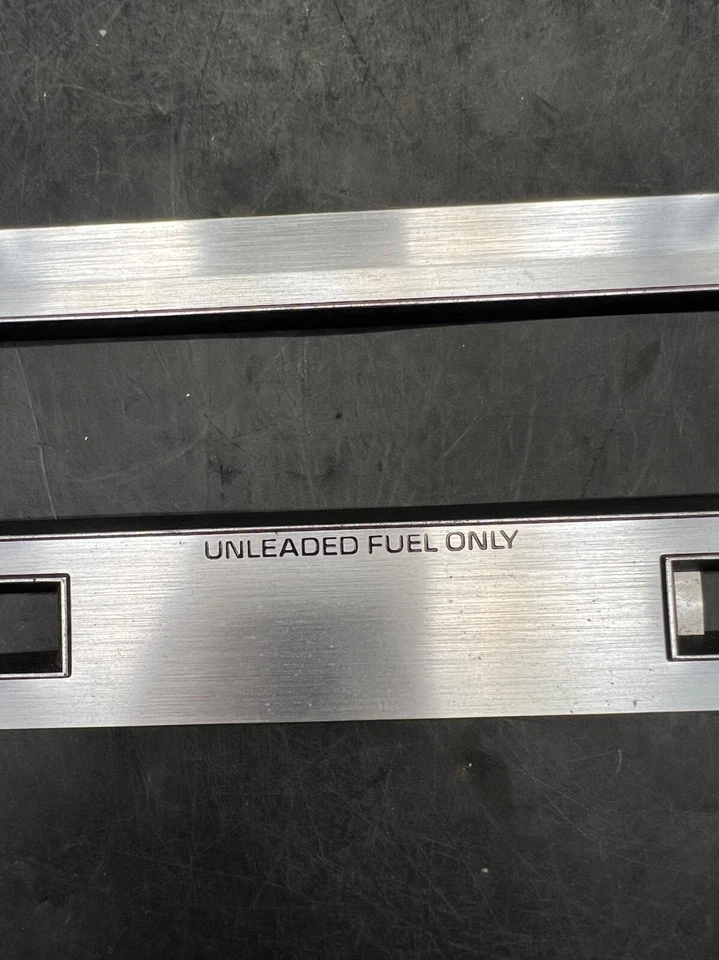 77-84 Oldsmobile Delta 88 OE Velocímetro Instrumento Medidor Placa frontal 25022706 4D Foto 4 de 4