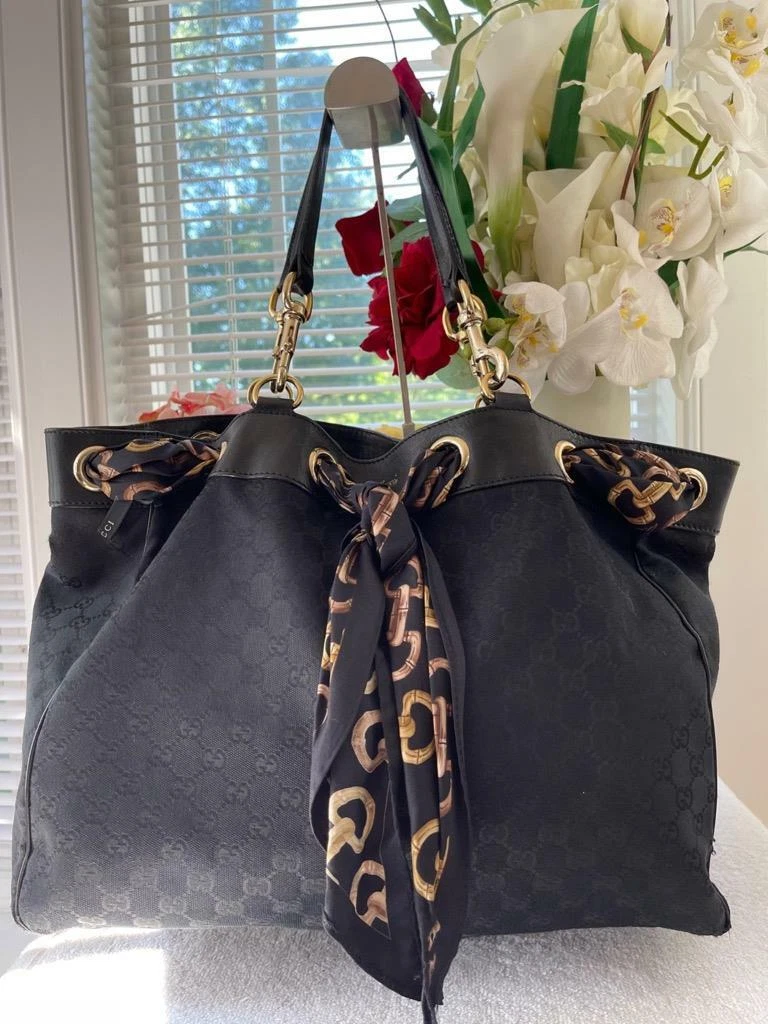 GUCCI Gucci Black GG Canvas Large Positano Scarf Tote (600