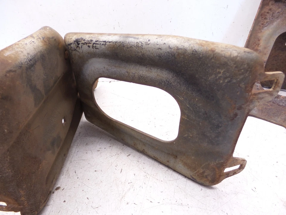 Soporte de parachoques delantero original Firebird 77-81 soportes interiores soportes metálicos de impacto Foto 4 de 4