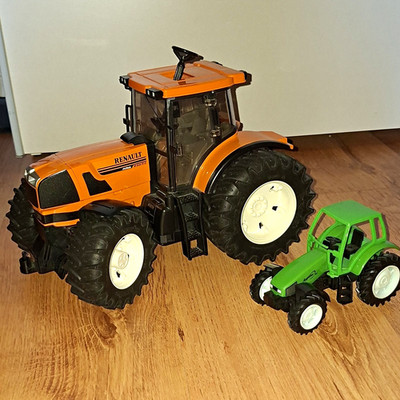 bruder 2x Traktor Modell Kunststoff Renault orange/schwarz/weiß & grün