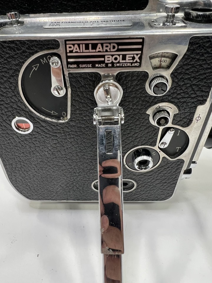Une Ancienne Caméra Cinéma Suisse Bolex Paillard D8L Double 8mm De 1958 Avec Trois Objectifs 2e5ecde