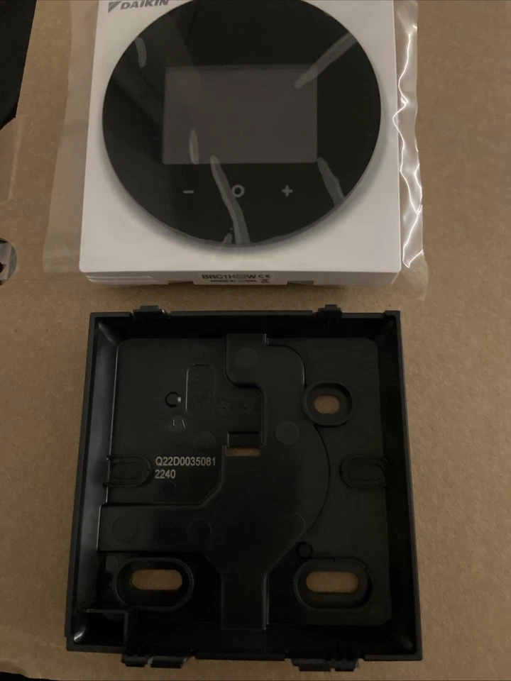 Daikin Madoka BRC1H52W White Wired Controller - Immagine 2 di 2