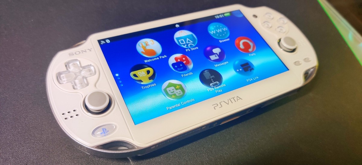 SONY - 新品同様 PCH-1100 PS VITA ホワイト Sony PS Vita pch-1100 White 3G Console - Consolevariations