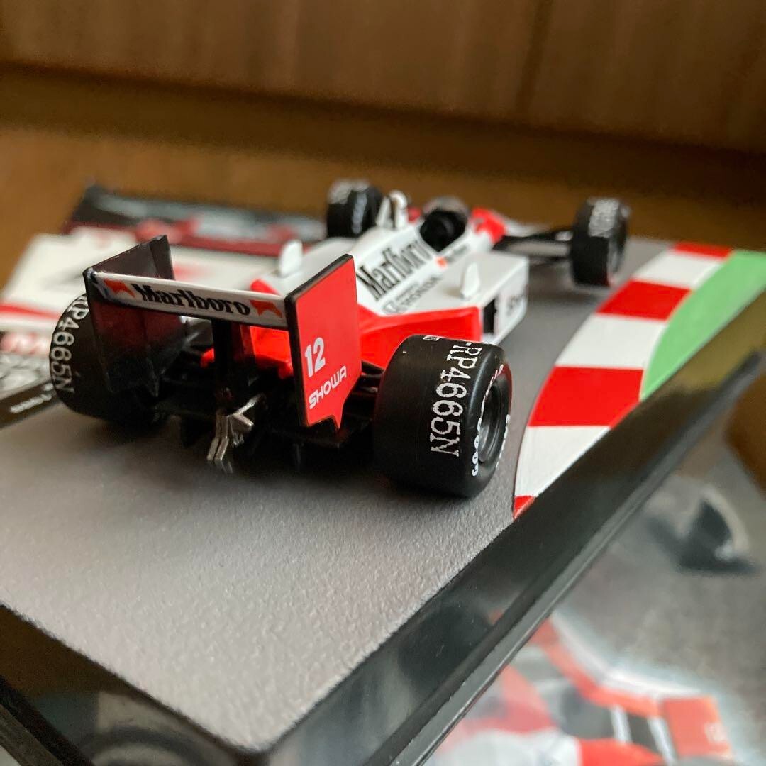 ミニカー Marlboro McLaren MP4/4 Ayrton Senna Minichamps 1/43 Marlboro McLaren MP4/4 Ayrton Senna F1