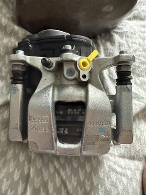Ford Explorer Both Rear brake caliper With Pads 2020-2024