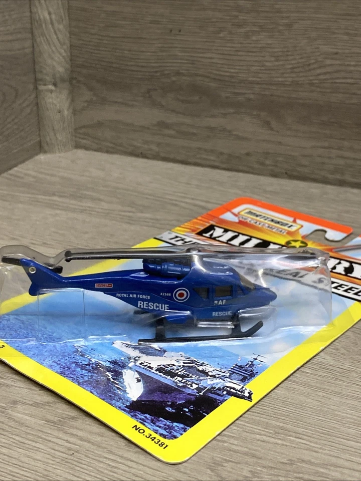 Helicóptero de rescate Matchbox Military The Feel Of Real Steel #8 Foto 2 de 4