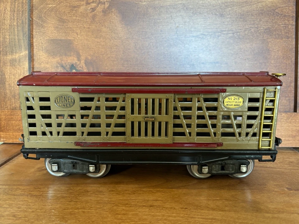 Lionel Standard Gauge Pre-War 213 Cattle Car Mojave/ Maroon Very Good C6 - Image 2 of 4