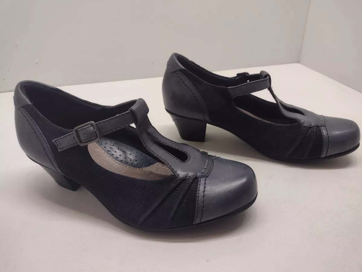Earth Wanderlust Pumps Admiral Blue Leather T Strap Heels Women s