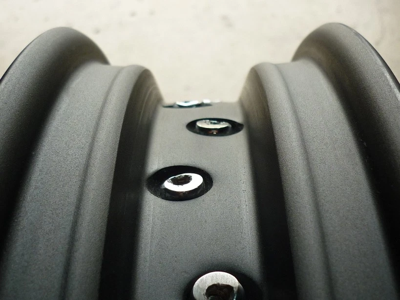 Ducati Scrambler 1100 Special Tubeless Kit 18×3,50MT 17×5,50MT OUTEX FR355SC Foto 2 de 4