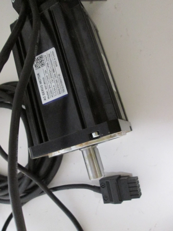 ZSMC Servo Driver et Motor  230V 0,75 Kw 3,5 Nm avec cordons - Photo 2/4