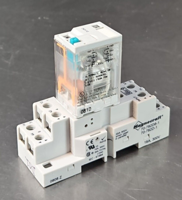 Schneider Electric Magnecraft 782XBXM4L Relay with 70-782D8-1 base   loc4E23