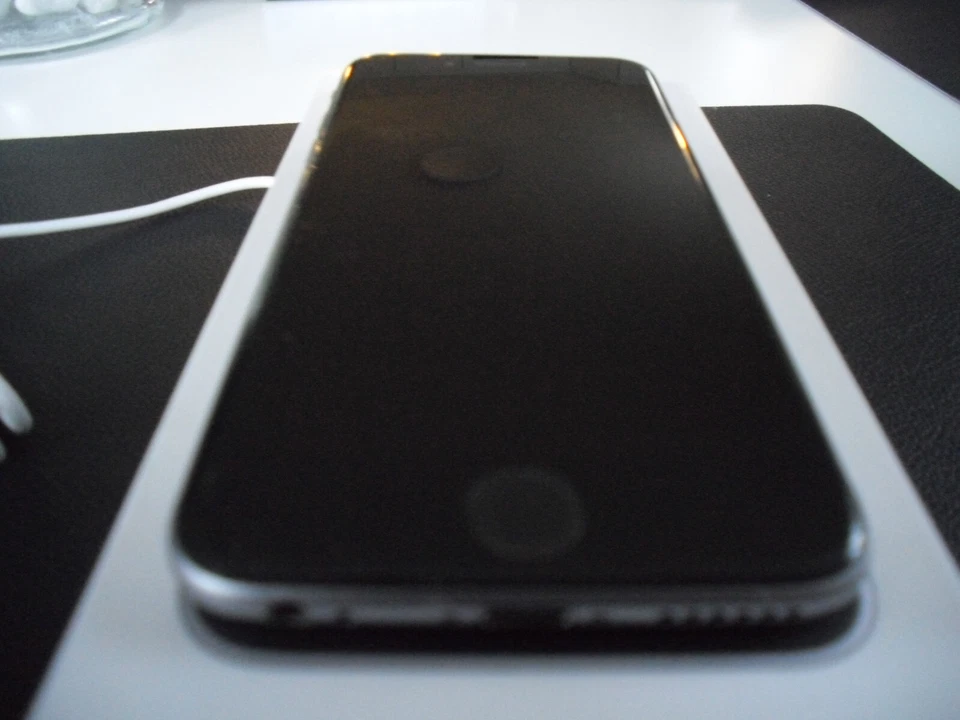 Apple iPhone 6S ,64GB Silber in OVP, ohne Simlock, mit Ladekabel,guter Zustand - Bild 3 von 3