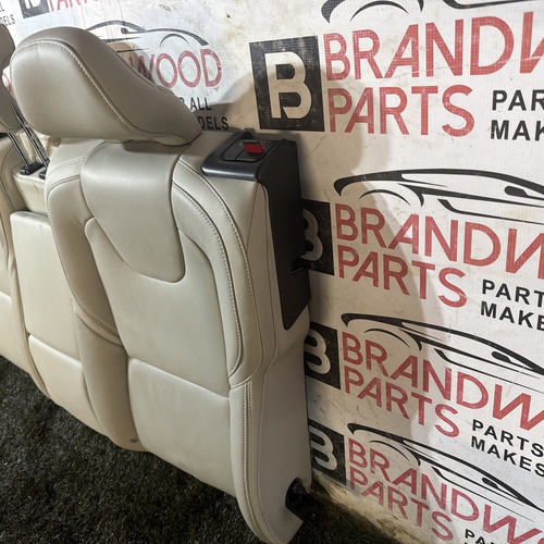 Volvo v40 D2 ES Mk3 (525) 5Dr Hatchback Rear Seats in White/Cream - Picture 10 of 24