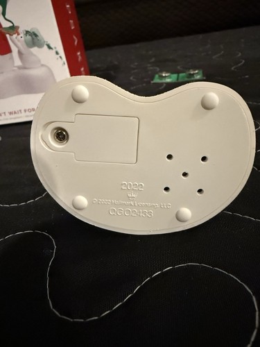 HALLMARK 2022 CAN'T WAIT FOR COOKIES MUSICAL ORNAMENT - Picture 3 of 5