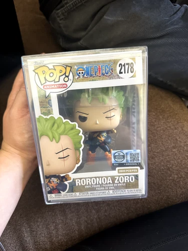 Funko Pop 2178 One Piece Roronoa Zoro Hot Topic Exclusive: LIMITED 3500 SEALED