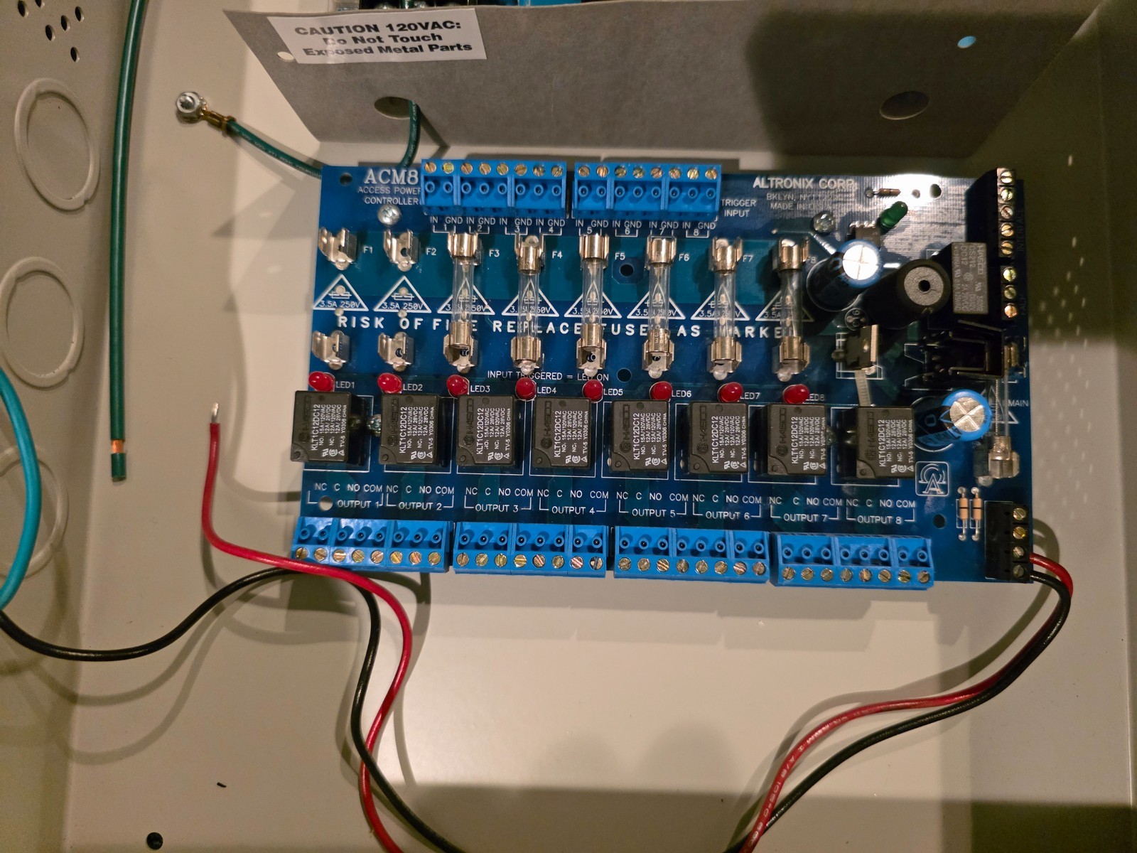 Altronix AL400ULACM Power Supply/Access Power Controller